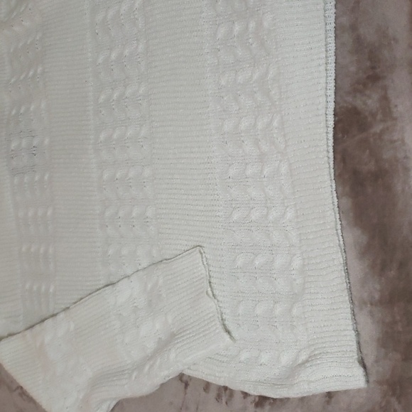 Cozy Casual. NWT. White Knit Sweater Crew Neckline Mixed Pattern Knit Size 2X/3X - Picture 5 of 16